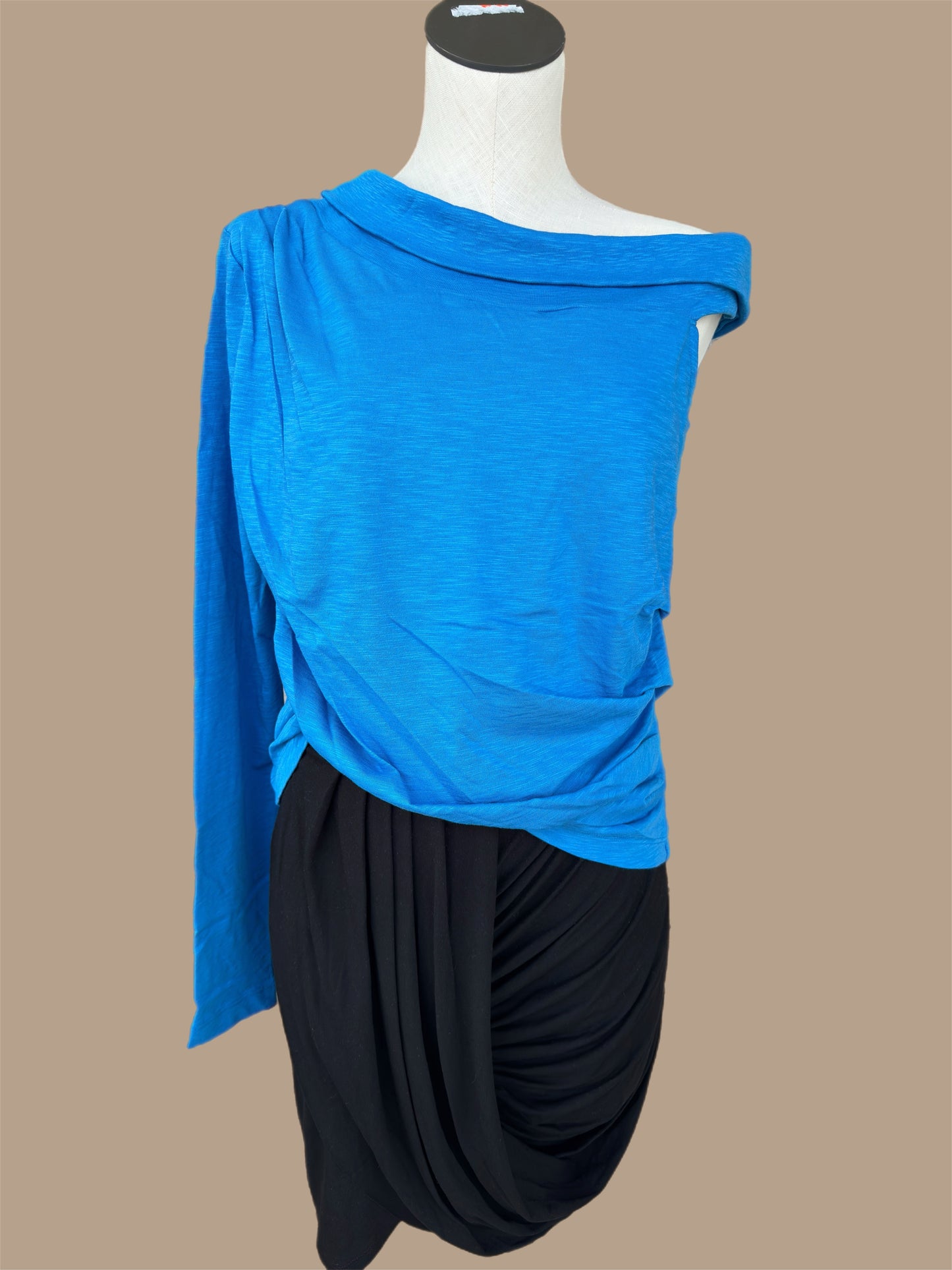 THE ONE SLEEVE DRAPED TOP